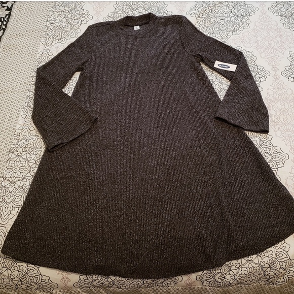 🚫sold🚫NWT bell sleeve sweater dress. Size M - Picture 2 of 4